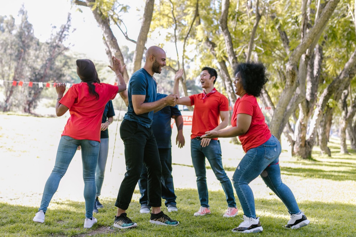 actividad de team building en espacio exterior